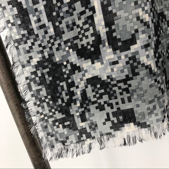 Pixel Phyton Print Scarf - Picture 6 of 6